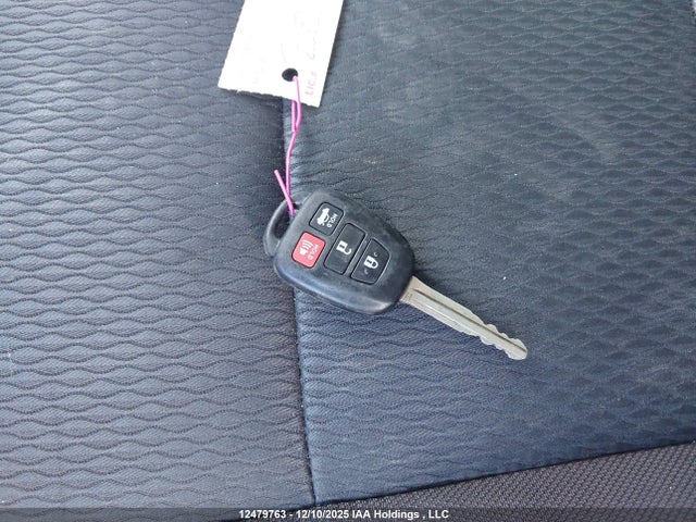 2T1BURHE1JC106224 Toyota COROLLA LE
