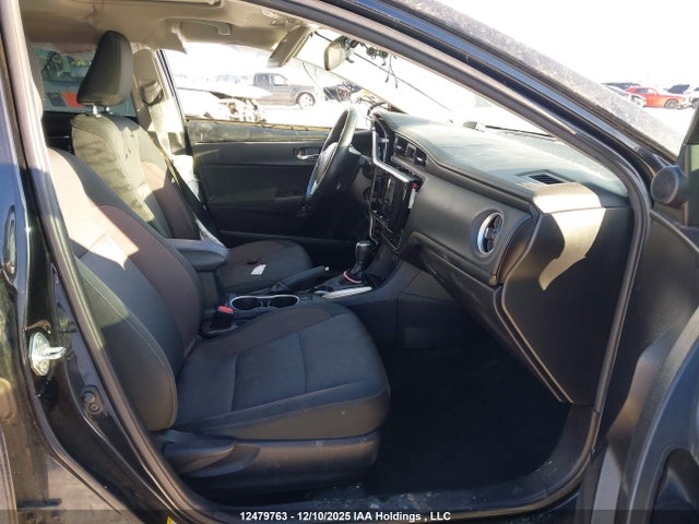 2T1BURHE1JC106224 Toyota COROLLA LE