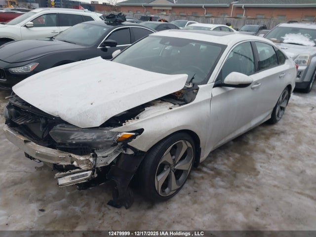 1HGCV1F92JA807384 Honda Accord Touring