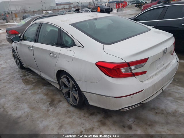 1HGCV1F92JA807384 Honda Accord Touring