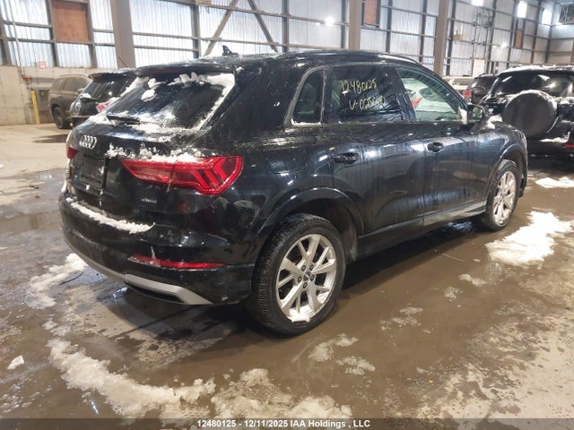 WA1AECF33L1025010 Audi Q3