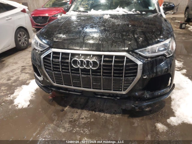 WA1AECF33L1025010 Audi Q3