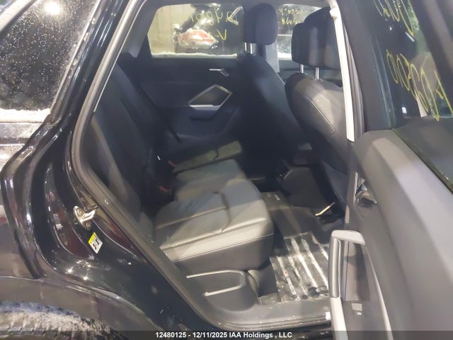 WA1AECF33L1025010 Audi Q3