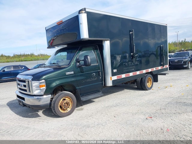 1FDXE4FS2KDC47320 Ford Econoline E450 Super Duty Cutaway Van