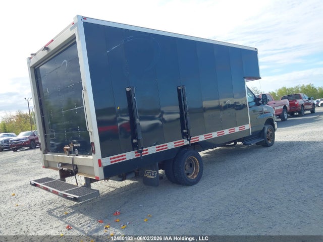 1FDXE4FS2KDC47320 Ford Econoline E450 Super Duty Cutaway Van