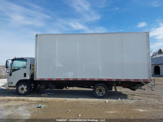 12480267 :رقم المزاد ، JALE5W167P7304472 vin ، 2023 Isuzu Nrr مزاد بيع