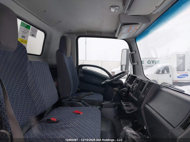 12480267 :رقم المزاد ، JALE5W167P7304472 vin ، 2023 Isuzu Nrr مزاد بيع