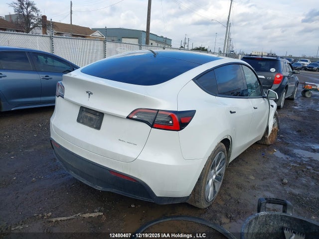 5YJYGDEE0LF045195 Tesla Model Y Long Range