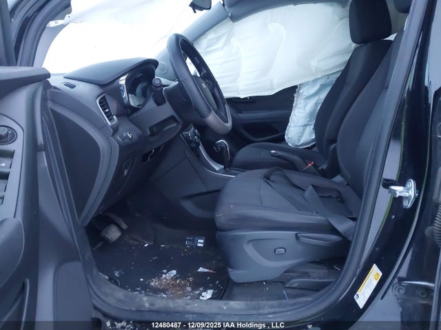 3GNCJLSB9HL237294 Chevrolet Trax Lt