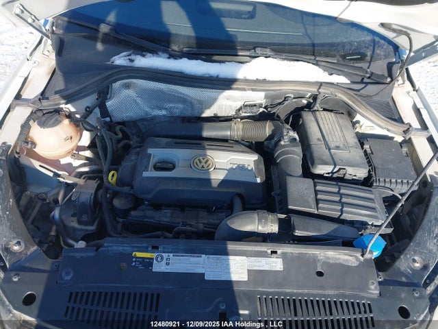 WVGKV7AX4FW522274 Volkswagen Tiguan Trendline