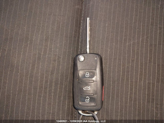 WVGKV7AX4FW522274 Volkswagen Tiguan Trendline