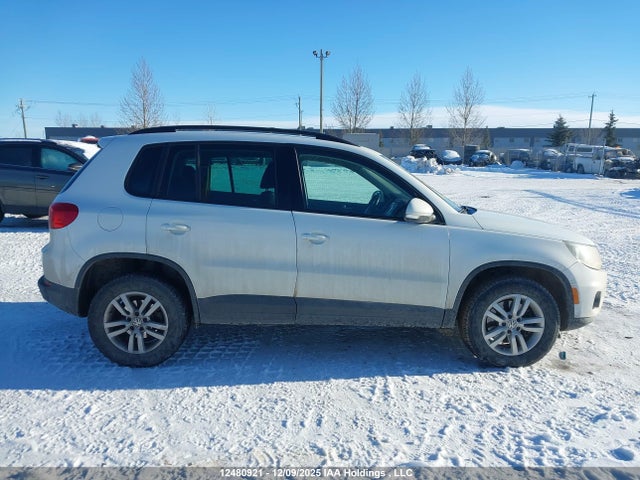 WVGKV7AX4FW522274 Volkswagen Tiguan Trendline