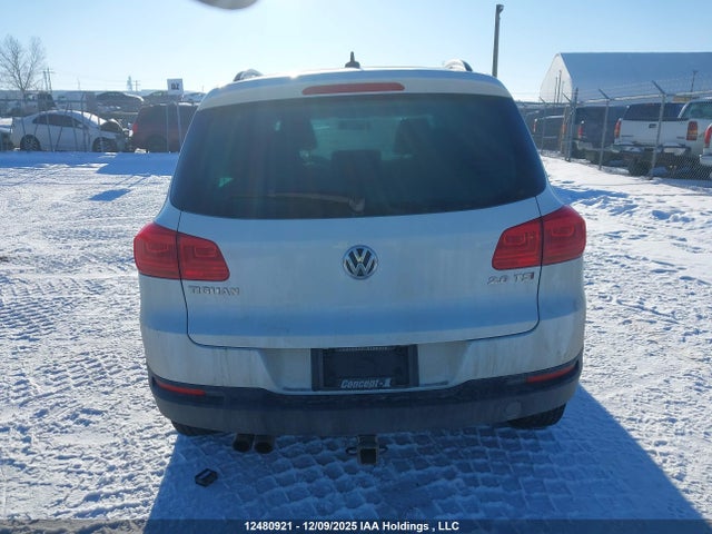 WVGKV7AX4FW522274 Volkswagen Tiguan Trendline