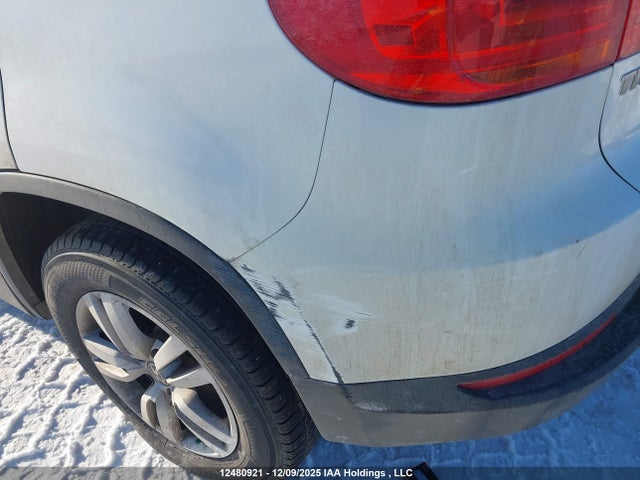 WVGKV7AX4FW522274 Volkswagen Tiguan Trendline