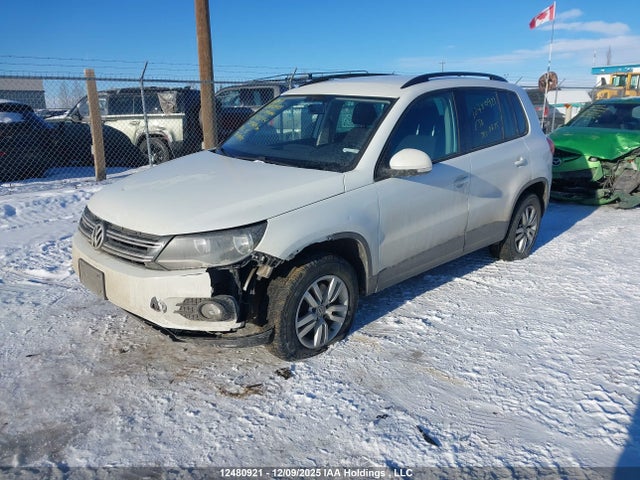 WVGKV7AX4FW522274 Volkswagen Tiguan Trendline