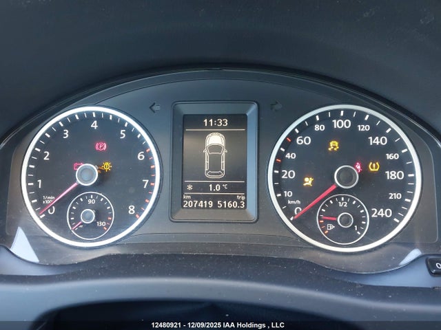 WVGKV7AX4FW522274 Volkswagen Tiguan Trendline