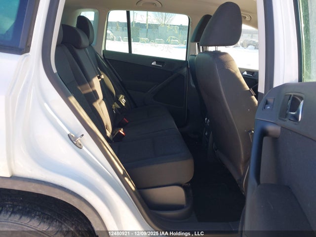 WVGKV7AX4FW522274 Volkswagen Tiguan Trendline