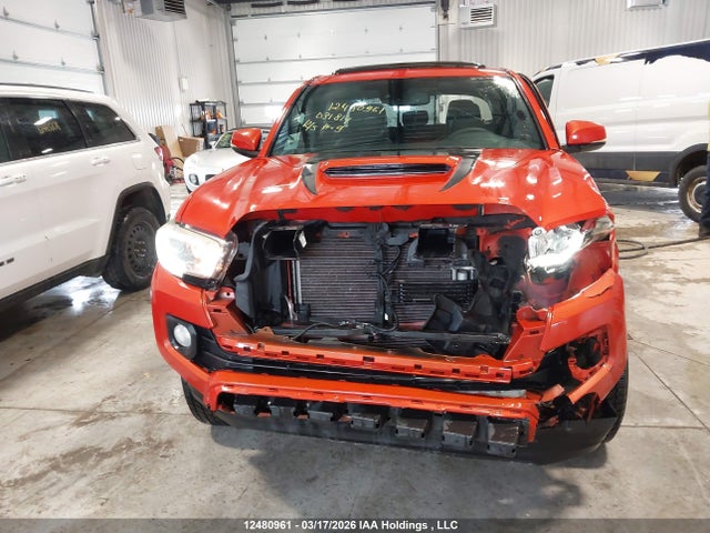 5TFDZ5BN1JX031814 Toyota Tacoma Dbl Cab/sr5/trd Sport/or