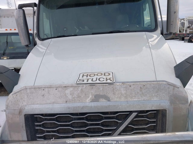 4V4NC9EJ5LN241180 Volvo VNL
