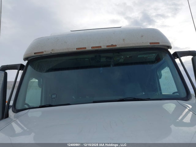 4V4NC9EJ5LN241180 Volvo VNL