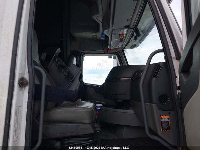 4V4NC9EJ5LN241180 Volvo VNL