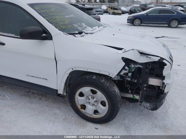 1C4PJMAS2GW334878 Jeep Cherokee Sport