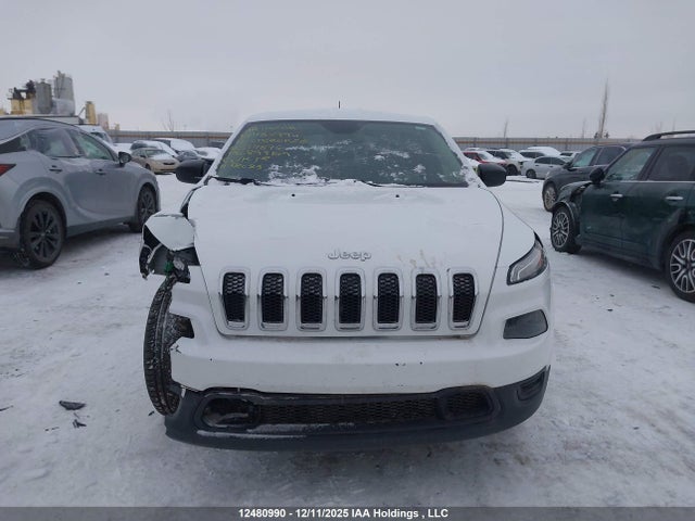 1C4PJMAS2GW334878 Jeep Cherokee Sport