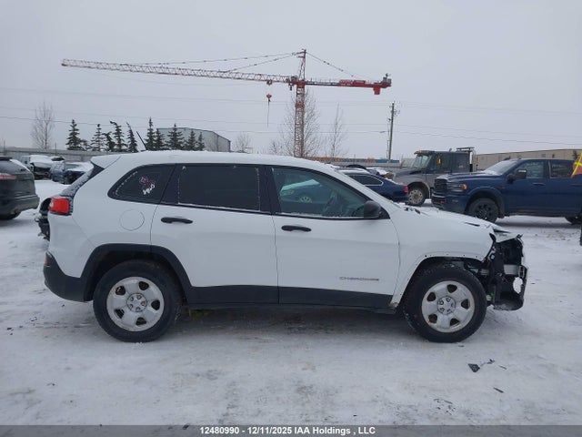 1C4PJMAS2GW334878 Jeep Cherokee Sport