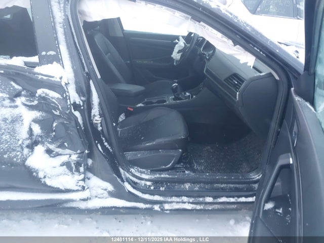 3VWE57BU1KM020996 Volkswagen JETTA SEL