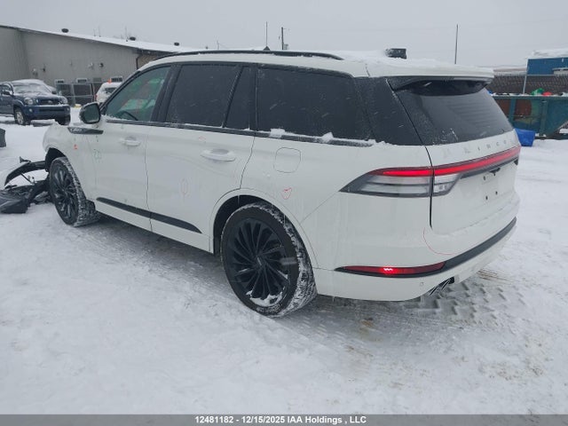 5LM5J7XC5SGL11762 Lincoln Aviator