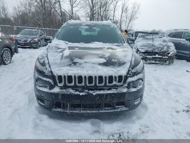 1C4PJLAB0EW114016 Jeep Cherokee Sport