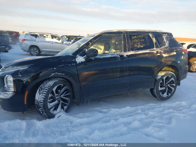JA4J4UA87NZ602265 Mitsubishi Outlander Se/black Edition
