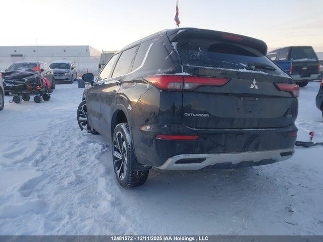 JA4J4UA87NZ602265 Mitsubishi Outlander Se/black Edition