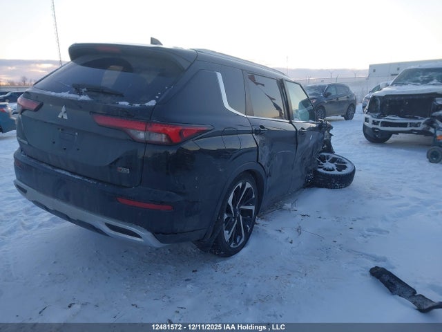 JA4J4UA87NZ602265 Mitsubishi Outlander Se/black Edition