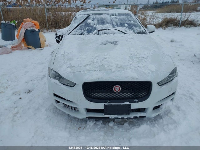 Jaguar Xe Prestige 2018 SAJAK4FNXJCP22893 Image 12