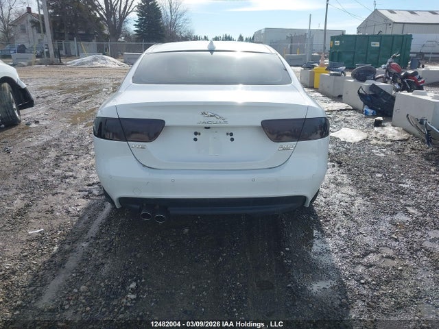 Jaguar Xe Prestige 2018 SAJAK4FNXJCP22893 Image 17
