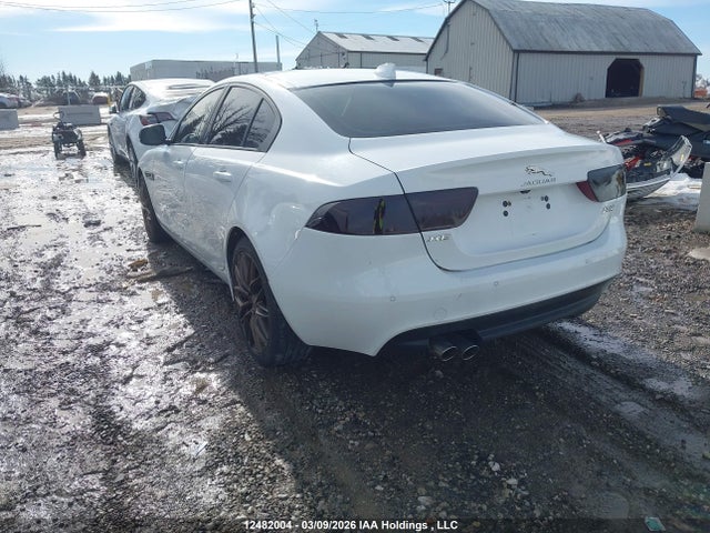 Jaguar Xe Prestige 2018 SAJAK4FNXJCP22893 Image 3