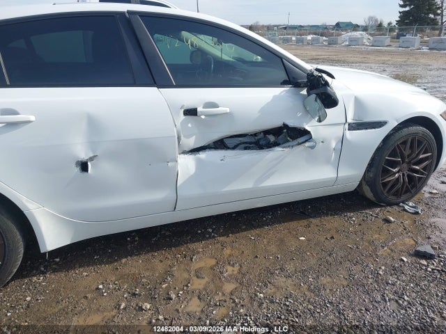 Jaguar Xe Prestige 2018 SAJAK4FNXJCP22893 Image 6