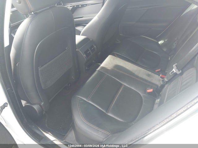 Jaguar Xe Prestige 2018 SAJAK4FNXJCP22893 Image 8