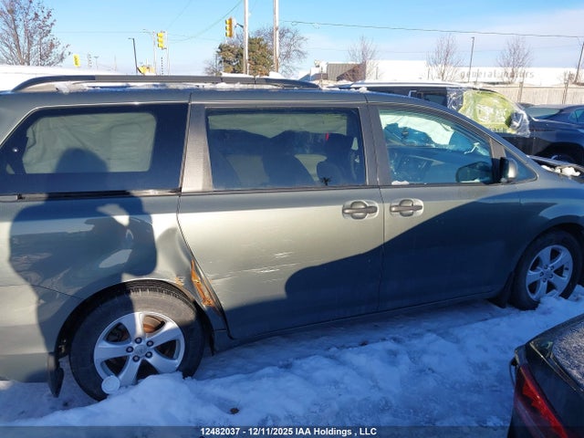 2014 Toyota Sienna მანქანა იყიდება აუქციონზე, vin: 5TDZK3DC5ES431736, აუქციონის ნომერი: 12482037