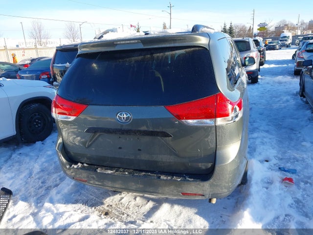 2014 Toyota Sienna მანქანა იყიდება აუქციონზე, vin: 5TDZK3DC5ES431736, აუქციონის ნომერი: 12482037