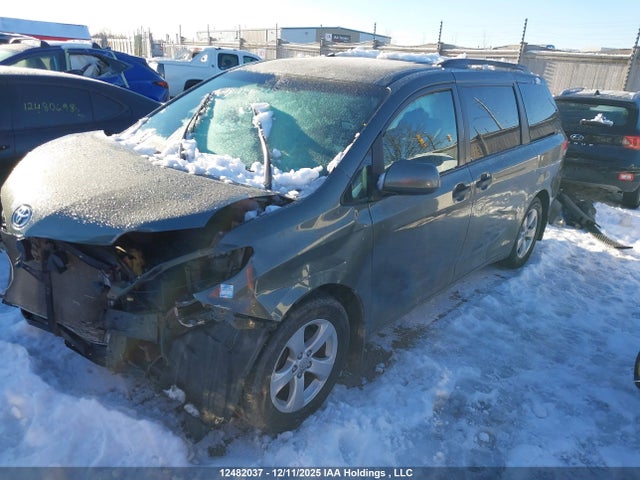 2014 Toyota Sienna მანქანა იყიდება აუქციონზე, vin: 5TDZK3DC5ES431736, აუქციონის ნომერი: 12482037