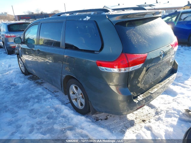 2014 Toyota Sienna მანქანა იყიდება აუქციონზე, vin: 5TDZK3DC5ES431736, აუქციონის ნომერი: 12482037