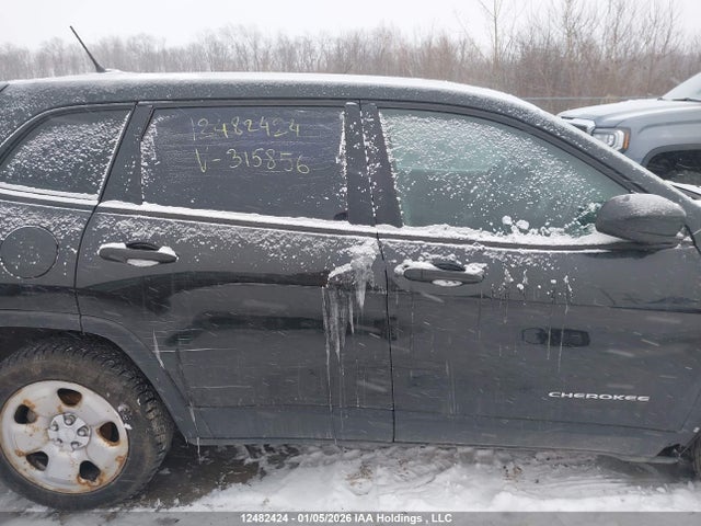 1C4PJLAB8EW315856 Jeep Cherokee Sport