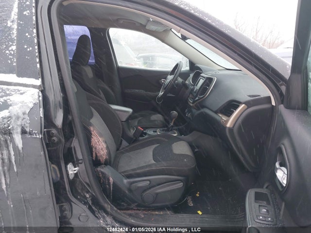 1C4PJLAB8EW315856 Jeep Cherokee Sport