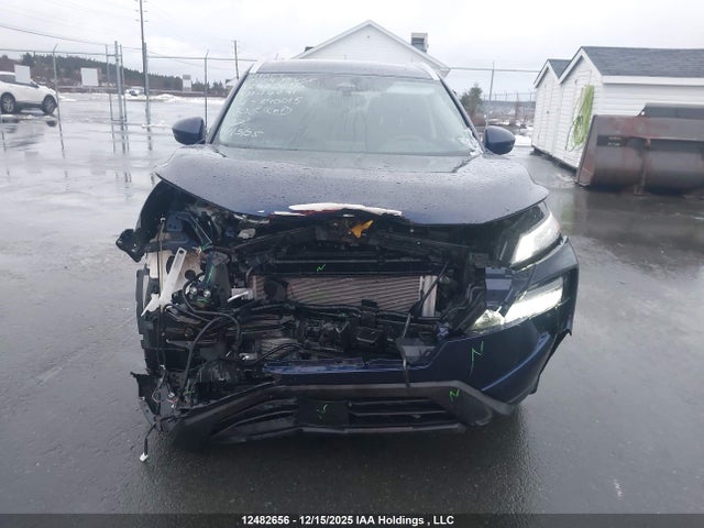JN8BT3BB4RW290015 Nissan Rogue Sv Moonroof