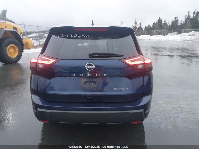 JN8BT3BB4RW290015 Nissan Rogue Sv Moonroof