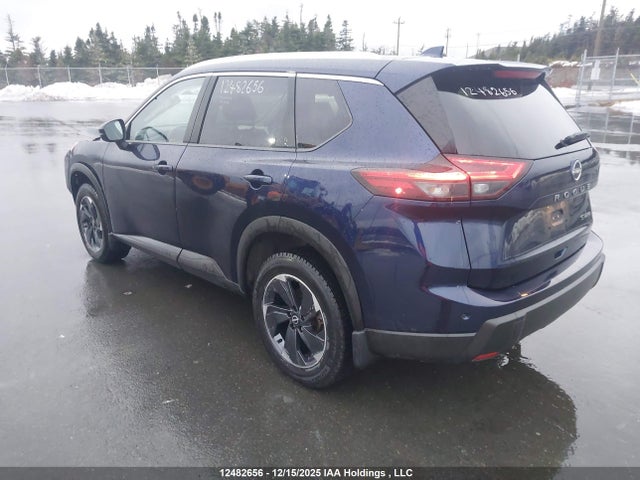 JN8BT3BB4RW290015 Nissan Rogue Sv Moonroof