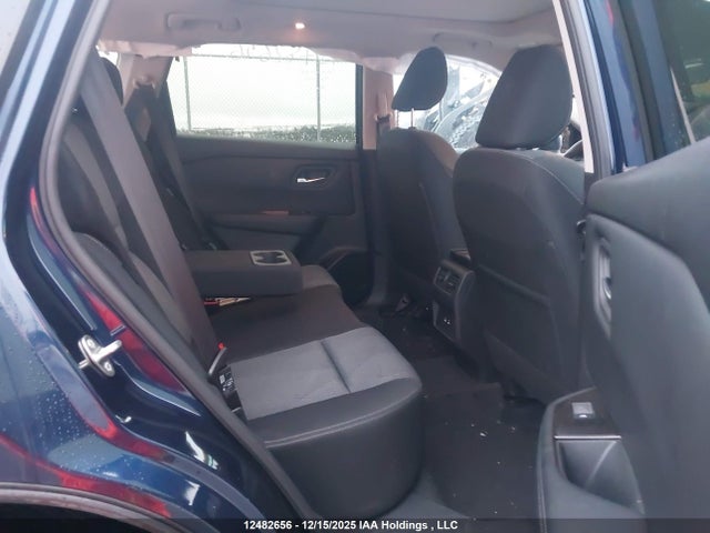 JN8BT3BB4RW290015 Nissan Rogue Sv Moonroof