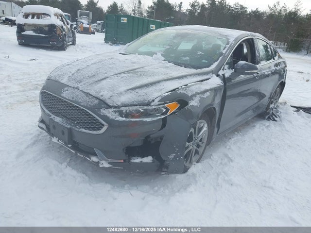 Ford Fusion Hybrid Titanium 2020 3FA6P0RU7LR141573 Image 2